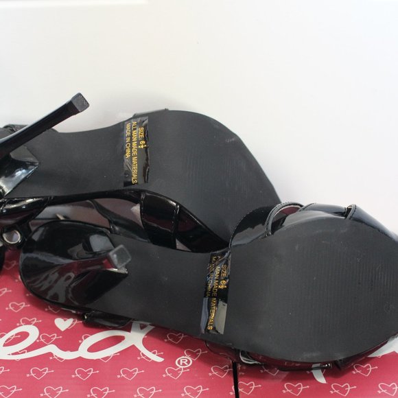 Qupid AFFAIR-08 Black High Heel Shoes - Picture 5 of 7